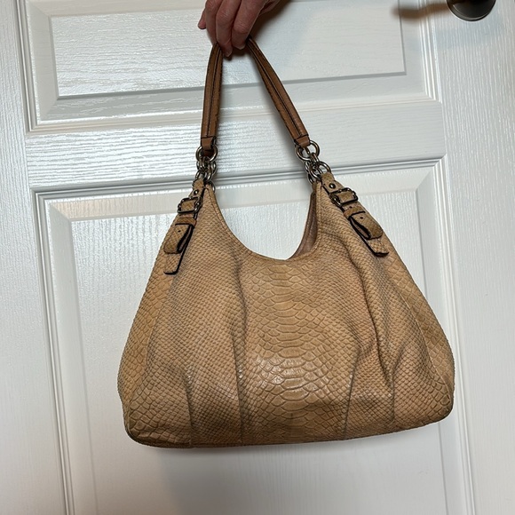 Limited edition coach purse.   Well used - Picture 2 of 8